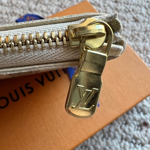Louis Vuitton Damier Azur Key Coin Pouch Cles - Picture 12 of 15